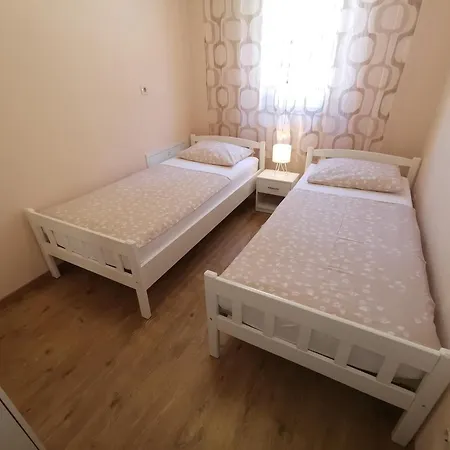 Apartment With A Parking Space - 22514 Crikvenica