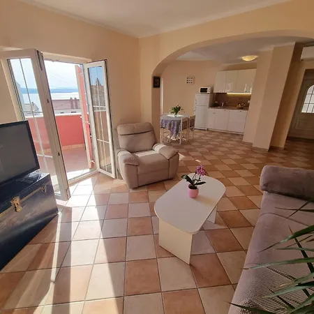 With A Parking Space - 22514 Apartment Crikvenica