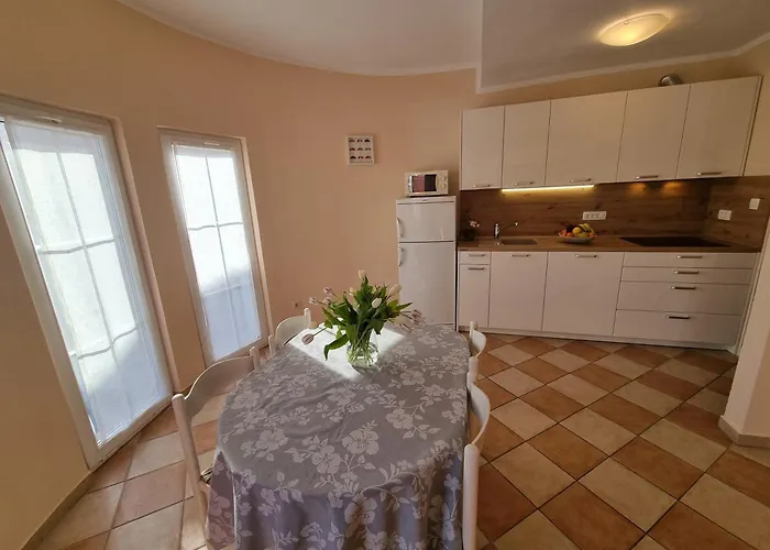 아파트 With Parking Space - 22514